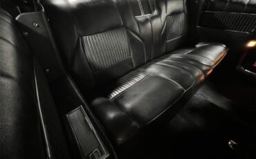 Oldsmobile-98-1967-White-Black-18