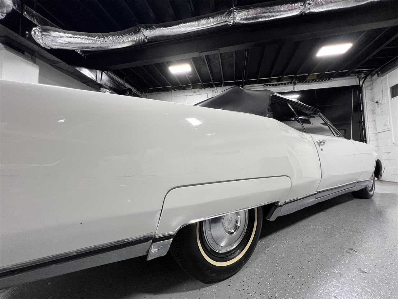 Oldsmobile-98-1967-White-Black-22