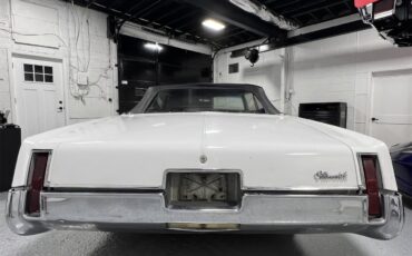 Oldsmobile-98-1967-White-Black-27