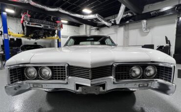 Oldsmobile-98-1967-White-Black-3