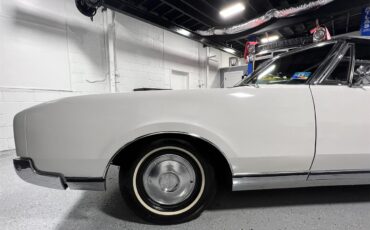 Oldsmobile-98-1967-White-Black-34