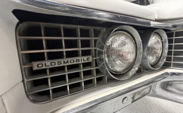 Oldsmobile-98-1967-White-Black-38