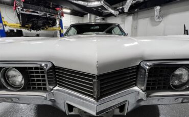 Oldsmobile-98-1967-White-Black-41