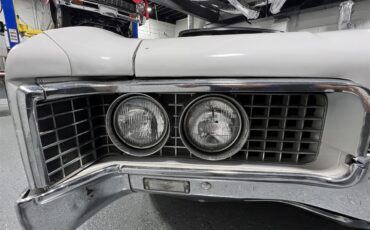Oldsmobile-98-1967-White-Black-42