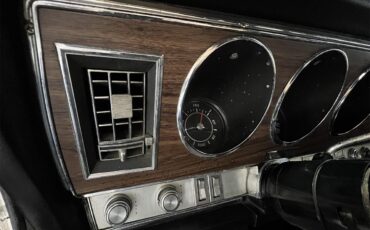 Oldsmobile-98-1967-White-Black-54