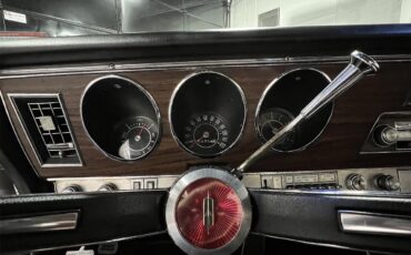 Oldsmobile-98-1967-White-Black-55