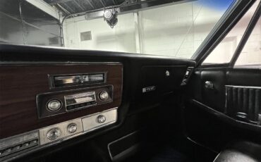 Oldsmobile-98-1967-White-Black-59