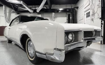 Oldsmobile-98-1967-White-Black-6
