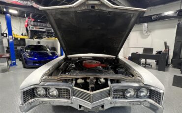 Oldsmobile-98-1967-White-Black-61