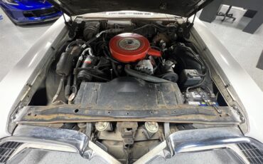 Oldsmobile-98-1967-White-Black-63