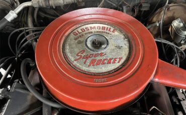 Oldsmobile-98-1967-White-Black-68