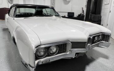 Oldsmobile-98-1967-White-Black-9
