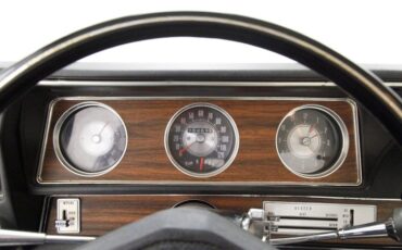 Oldsmobile-Cutlass-1972-Matador-Red-White-11