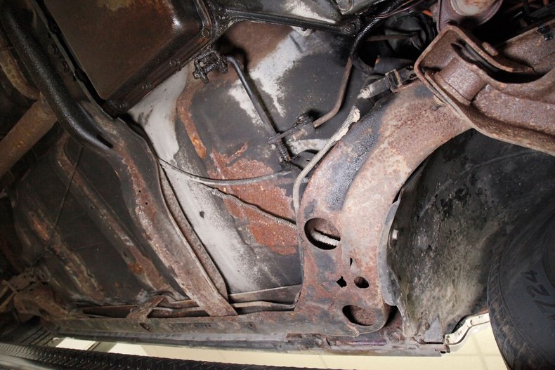 Oldsmobile-Cutlass-1972-Matador-Red-White-15