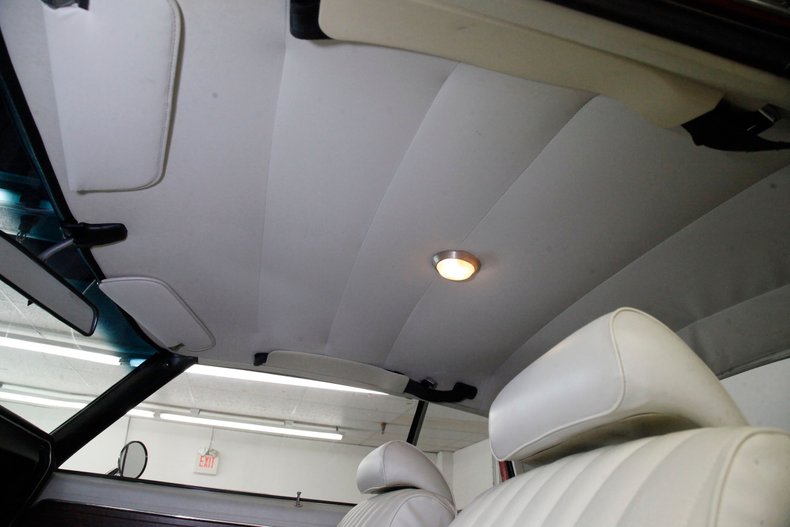 Oldsmobile-Cutlass-1972-Matador-Red-White-16