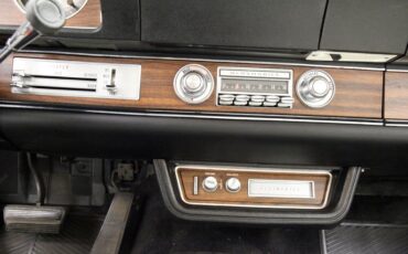 Oldsmobile-Cutlass-1972-Matador-Red-White-2