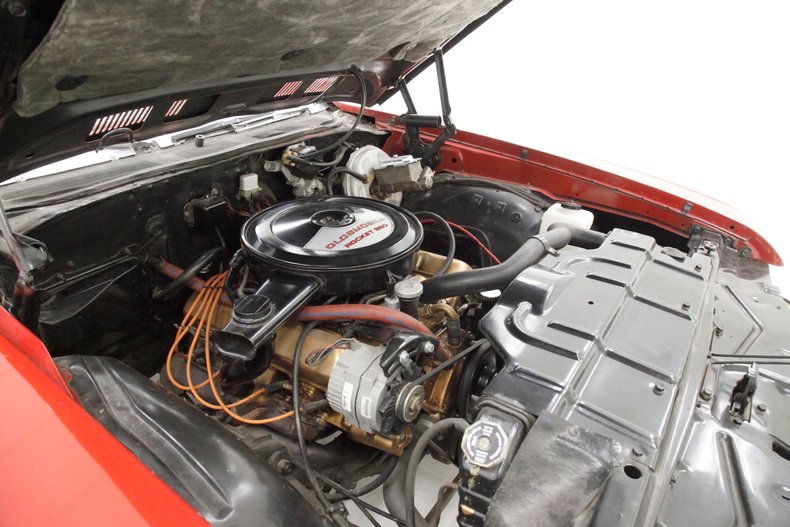 Oldsmobile-Cutlass-1972-Matador-Red-White-23