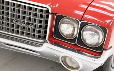 Oldsmobile-Cutlass-1972-Matador-Red-White-25