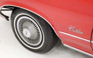 Oldsmobile-Cutlass-1972-Matador-Red-White-29