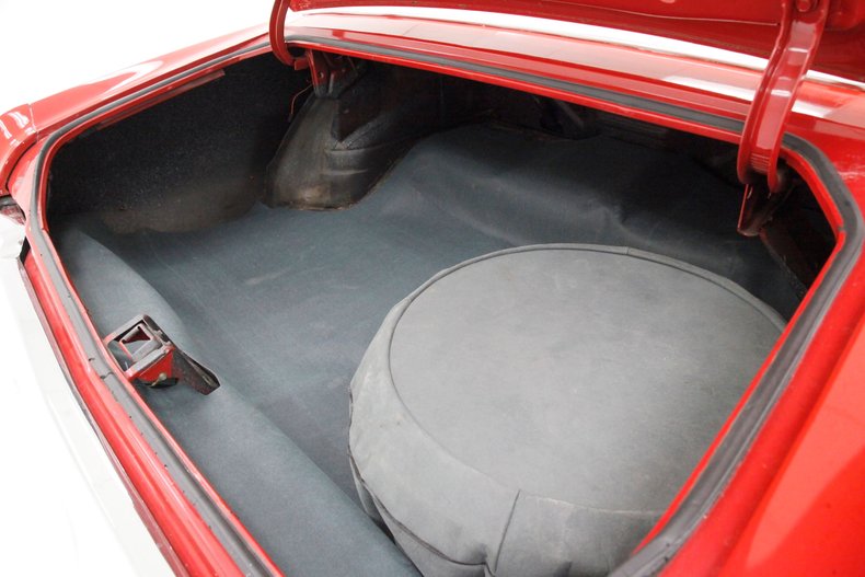 Oldsmobile-Cutlass-1972-Matador-Red-White-3