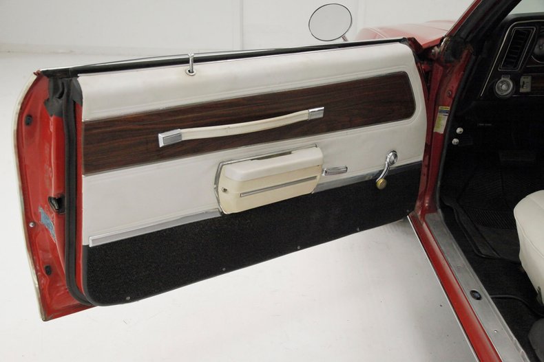 Oldsmobile-Cutlass-1972-Matador-Red-White-47