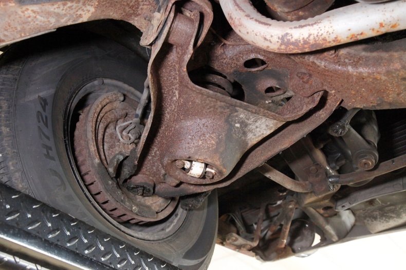 Oldsmobile-Cutlass-1972-Matador-Red-White-9