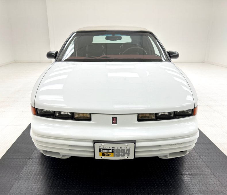 Oldsmobile-Cutlass-supreme-1994-White-Burgundy-19