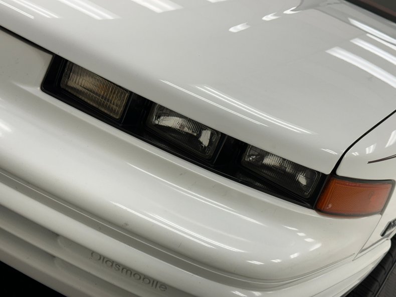 Oldsmobile-Cutlass-supreme-1994-White-Burgundy-20