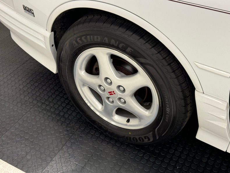 Oldsmobile-Cutlass-supreme-1994-White-Burgundy-22