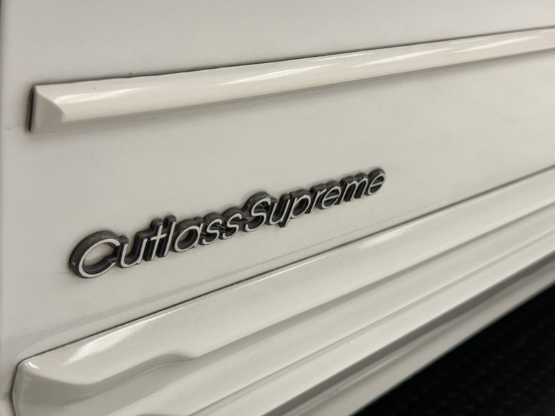 Oldsmobile-Cutlass-supreme-1994-White-Burgundy-25