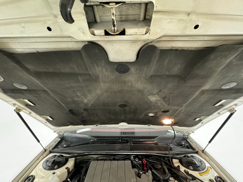 Oldsmobile-Cutlass-supreme-1994-White-Burgundy-33