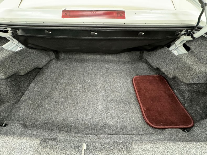 Oldsmobile-Cutlass-supreme-1994-White-Burgundy-39