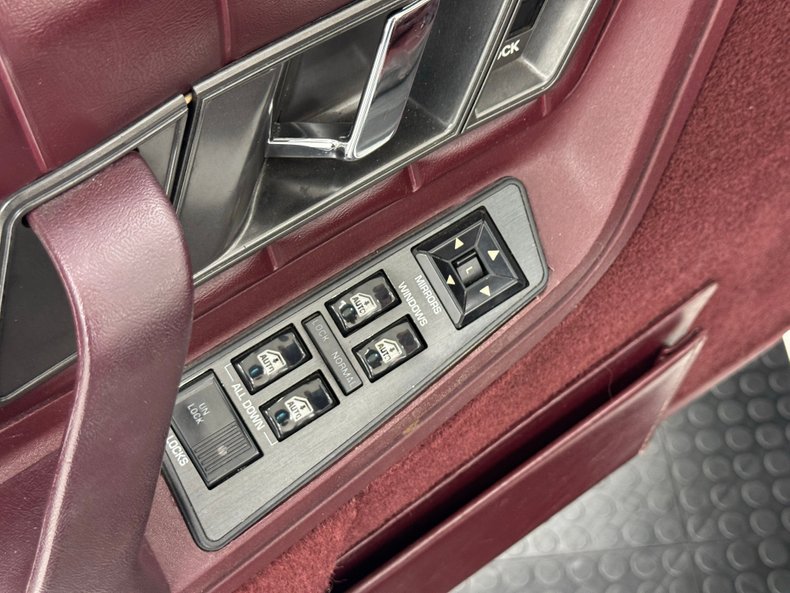 Oldsmobile-Cutlass-supreme-1994-White-Burgundy-41