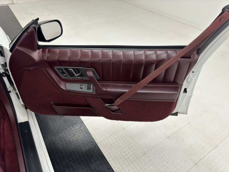 Oldsmobile-Cutlass-supreme-1994-White-Burgundy-42