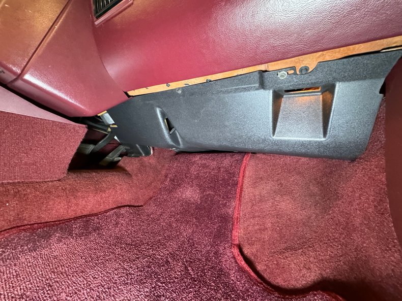 Oldsmobile-Cutlass-supreme-1994-White-Burgundy-46