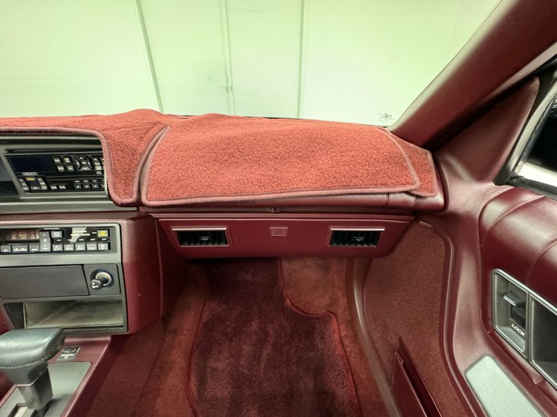 Oldsmobile-Cutlass-supreme-1994-White-Burgundy-47