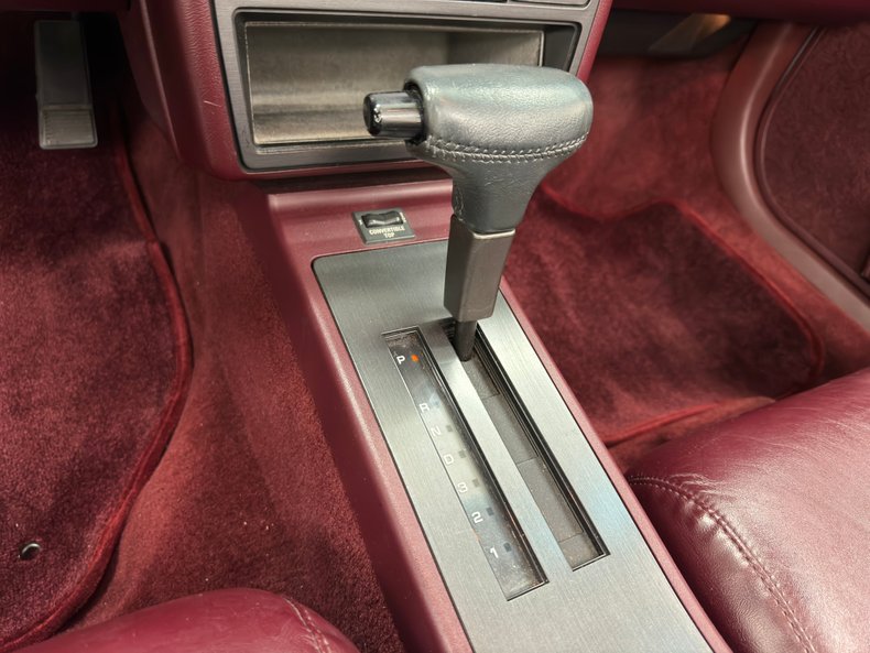 Oldsmobile-Cutlass-supreme-1994-White-Burgundy-48