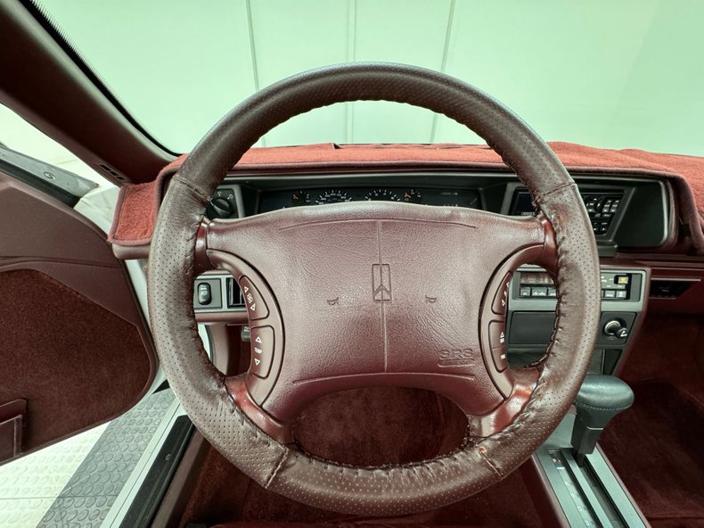 Oldsmobile-Cutlass-supreme-1994-White-Burgundy-7