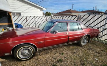 Oldsmobile-Eighty-Eight-1985-Sedan