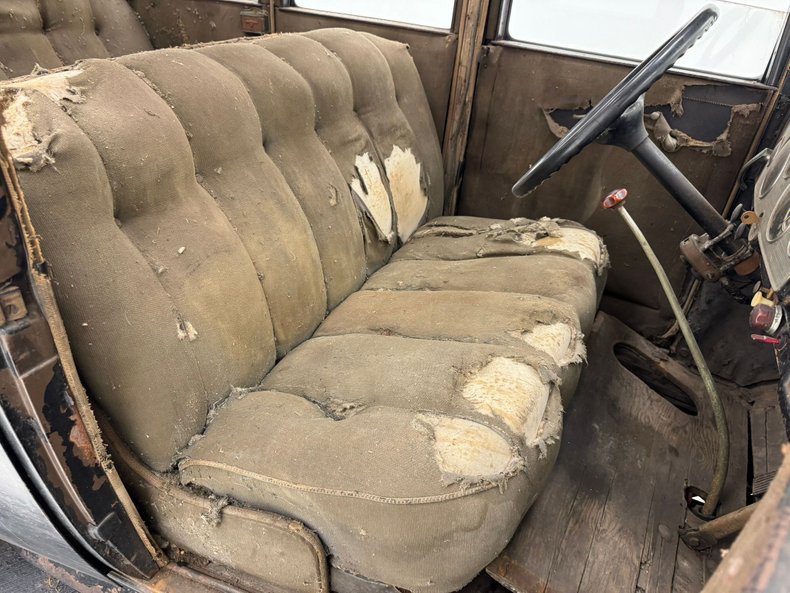 Oldsmobile-Other-1932-Black-Beige-12