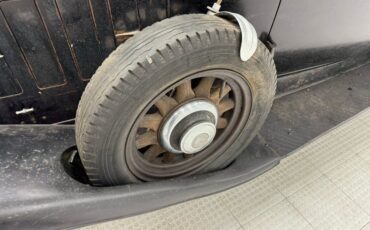 Oldsmobile-Other-1932-Black-Beige-19