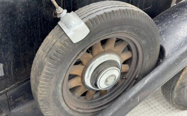 Oldsmobile-Other-1932-Black-Beige-28