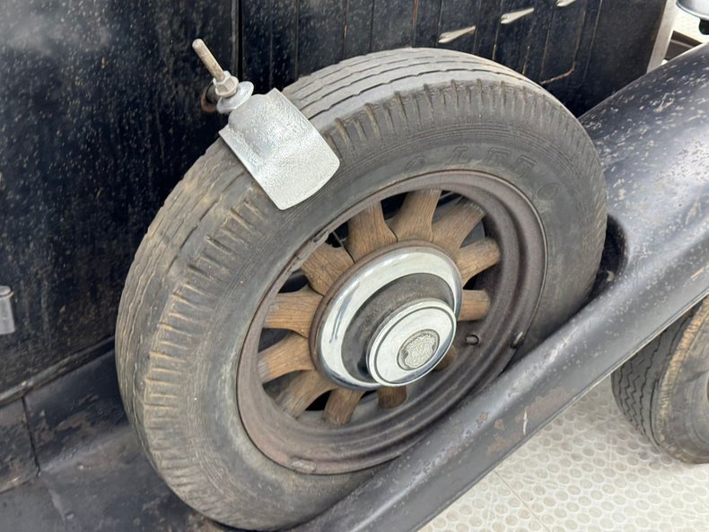 Oldsmobile-Other-1932-Black-Beige-28