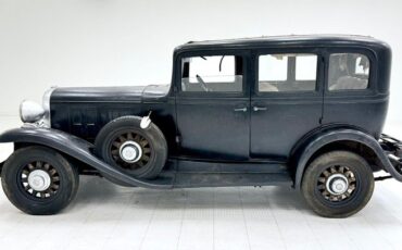 Oldsmobile-Other-1932-Black-Beige
