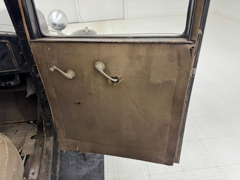 Oldsmobile-Other-1932-Black-Beige-44