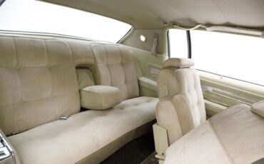 Oldsmobile-Toronado-1972-Covert-Beige-Covert-Gold-17