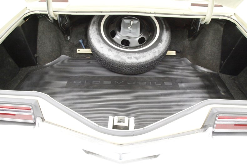 Oldsmobile-Toronado-1972-Covert-Beige-Covert-Gold-20