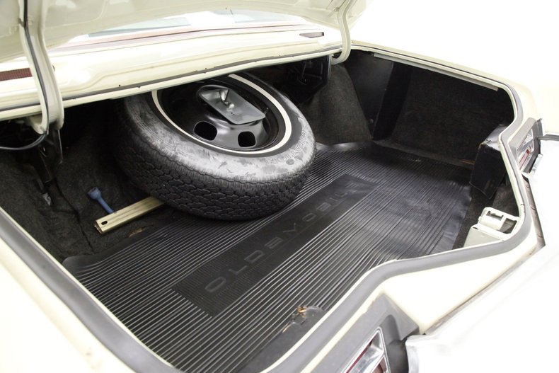 Oldsmobile-Toronado-1972-Covert-Beige-Covert-Gold-21