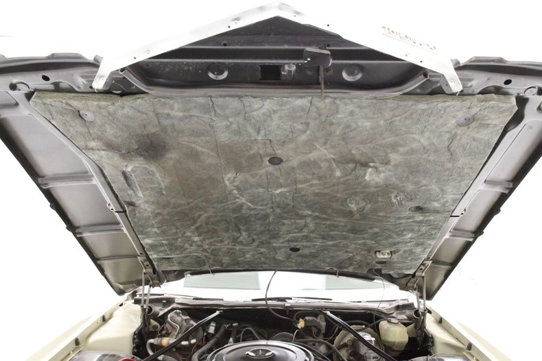 Oldsmobile-Toronado-1972-Covert-Beige-Covert-Gold-24