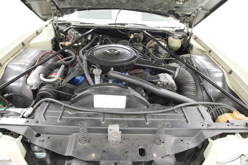 Oldsmobile-Toronado-1972-Covert-Beige-Covert-Gold-25